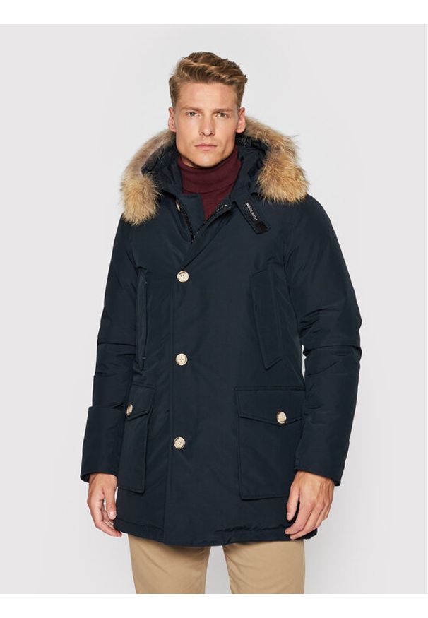 Woolrich Parka Arctic CFWOOU0482MR UT0001 Granatowy Regular Fit. Kolor: niebieski. Materiał: puch, syntetyk