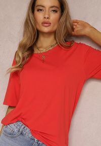 Renee - Czerwony T-shirt Eraela. Kolekcja: plus size. Kolor: czerwony. Materiał: bawełna, tkanina. Długość rękawa: krótki rękaw. Długość: krótkie. Styl: klasyczny