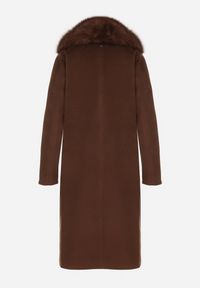 Born2be - Brązowy Płaszcz Ozdobiony Odpinanym Futerkiem Lianossa. Okazja: na co dzień. Kolor: brązowy. Materiał: futro. Wzór: aplikacja. Styl: klasyczny, casual #2