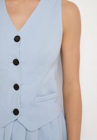 Born2be - Jasnoniebieska Sukienka Góra w Stylu Kamizelki i Rozkloszowany Dół Eviraia. Okazja: na co dzień. Typ kołnierza: dekolt w kształcie V. Kolor: niebieski. Typ sukienki: rozkloszowane. Styl: klasyczny, casual #5