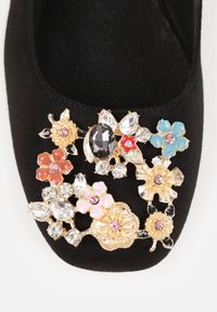 Renee - Czarne Sandały Vices na Słupku Slingback ze Skórzaną Wkładką i Cyrkoniami Nimirune. Okazja: na co dzień. Zapięcie: sprzączka. Kolor: czarny. Materiał: skóra. Wzór: aplikacja. Obcas: na słupku. Styl: casual. Wysokość obcasa: średni #9