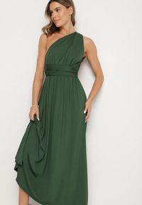 Born2be - Ciemnozielona Koktajlowa Sukienka Multiway z Wiskozą i Wiązaniem na Szyi Lilazza. Okazja: na imprezę. Typ kołnierza: dekolt w kształcie V. Kolor: zielony. Materiał: wiskoza. Typ sukienki: rozkloszowane. Styl: wizytowy #6