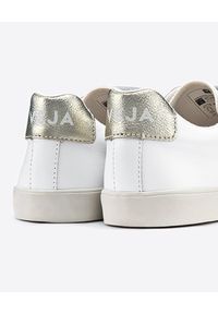 Veja - VEJA - Skórzane sneakersy Esplar. Zapięcie: pasek. Kolor: biały. Materiał: skóra. Wzór: napisy, paski, aplikacja #5