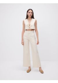 Reserved - Kamizelka z denimu - kremowy. Kolor: kremowy. Materiał: denim #1