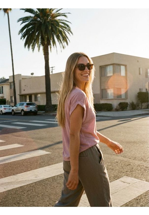 Sinsay - Koszulka z metalizowaną nicią - różowy. Kolor: różowy