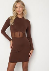 Born2be - Brązowa Dopasowana Sukienka Vices Ozdobiona Gorsetową Przezroczystą Górą Axerne. Typ kołnierza: dekolt gorset. Kolor: brązowy. Wzór: aplikacja. Typ sukienki: gorsetowe. Styl: elegancki, klasyczny #1