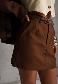 Renee - Brązowa Spódnica z Bawełną o Dopasowanym Kroju z Paskiem i Podszewką-Szortami Vitia. Okazja: na co dzień. Kolor: brązowy. Materiał: bawełna. Styl: casual, elegancki #2