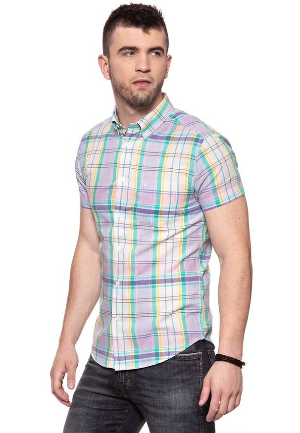 Wrangler - KOSZULA MĘSKA KRÓTKI RĘKAW WRANGLER SS 1PKT BUTTON-DOWN SEA PINK W5944NQWF 112129757. Typ kołnierza: button down. Materiał: bawełna. Długość rękawa: krótki rękaw. Długość: krótkie