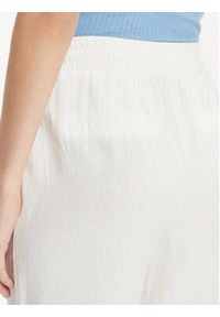 Vero Moda Spodnie materiałowe Jesmilo 10279691 Biały Regular Fit. Kolor: biały. Materiał: len, wiskoza