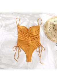 Intica - Jednoczęściowy strój kąpielowy bodycon z regulowanymi ramiączkami Raimonda. Kolor: złoty. Materiał: tkanina