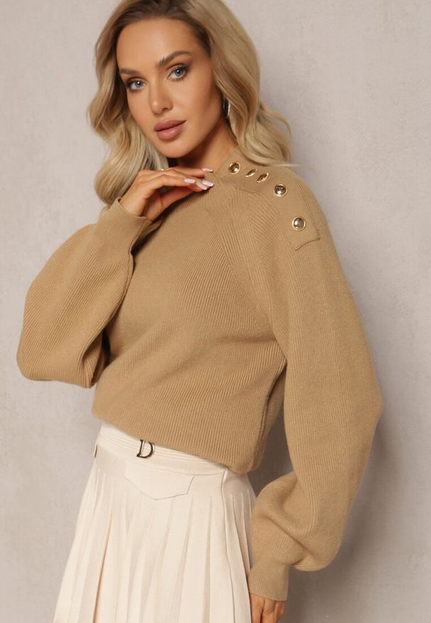 Renee - Beżowy Sweter Dzianinowy z Długim Rękawem i Guzikami Kithi. Kolor: beżowy. Materiał: dzianina. Długość rękawa: długi rękaw. Długość: długie