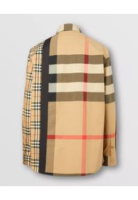 Burberry - BURBERRY - Beżowa koszula z motywem patchwork. Kolor: brązowy. Materiał: materiał, jeans. Długość rękawa: długi rękaw. Długość: długie. Wzór: kratka, aplikacja. Styl: elegancki, klasyczny