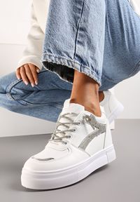 Born2be - Białe Sneakersy Veradisa. Zapięcie: sznurówki. Kolor: biały. Materiał: skóra ekologiczna. Wzór: aplikacja, gładki. Obcas: na koturnie #6