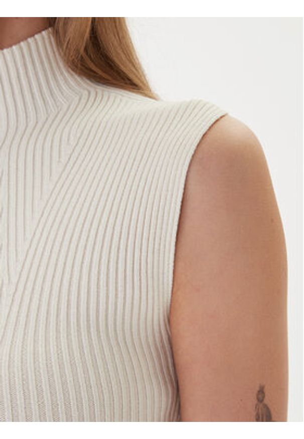 Kontatto Golf 3M0826C Écru Slim Fit. Typ kołnierza: golf. Kolor: kremowy. Materiał: syntetyk