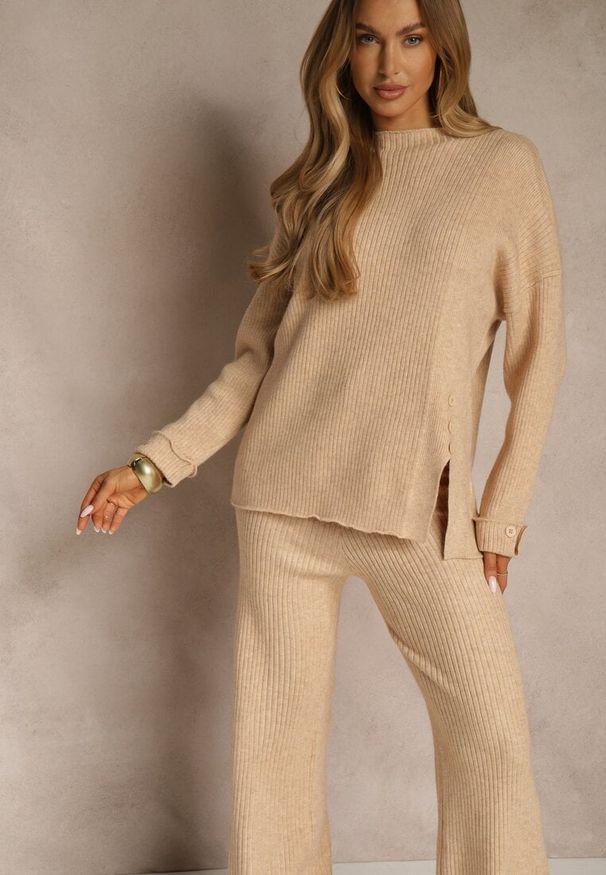 Renee - Beżowy Komplet z Wełną i Bawełną Sweter z Guzikami i Szerokie Spodnie Reinelia. Kolor: beżowy. Materiał: wełna, bawełna