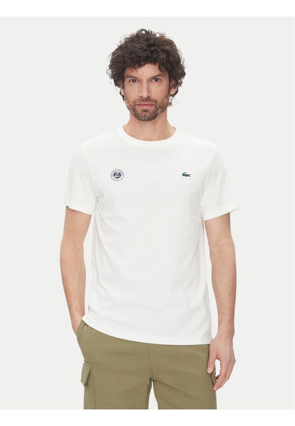 Lacoste T-Shirt TH8309 Biały Regular Fit. Kolor: biały. Materiał: bawełna