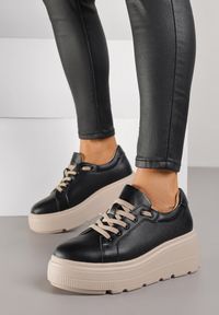 Renee - Czarne Półbuty ze Skóry Naturalnej na Platformie Esenia. Kolor: czarny. Materiał: skóra. Obcas: na platformie. Styl: elegancki