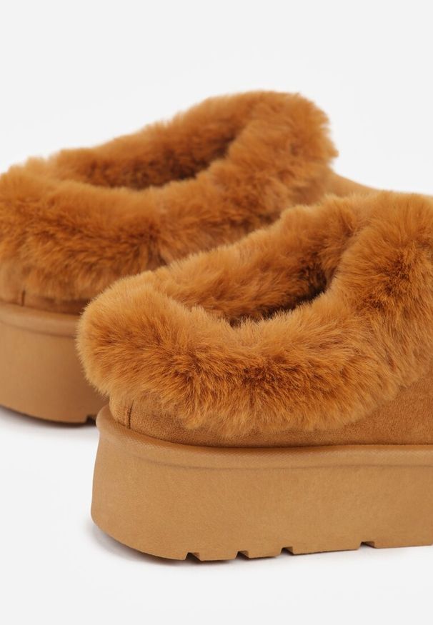 Renee - Brązowe Krótkie Śniegowce na Platformie Ozdobione Futerkiem Sewlara. Okazja: na co dzień. Kolor: brązowy. Materiał: futro. Wzór: aplikacja. Obcas: na platformie. Styl: casual, street