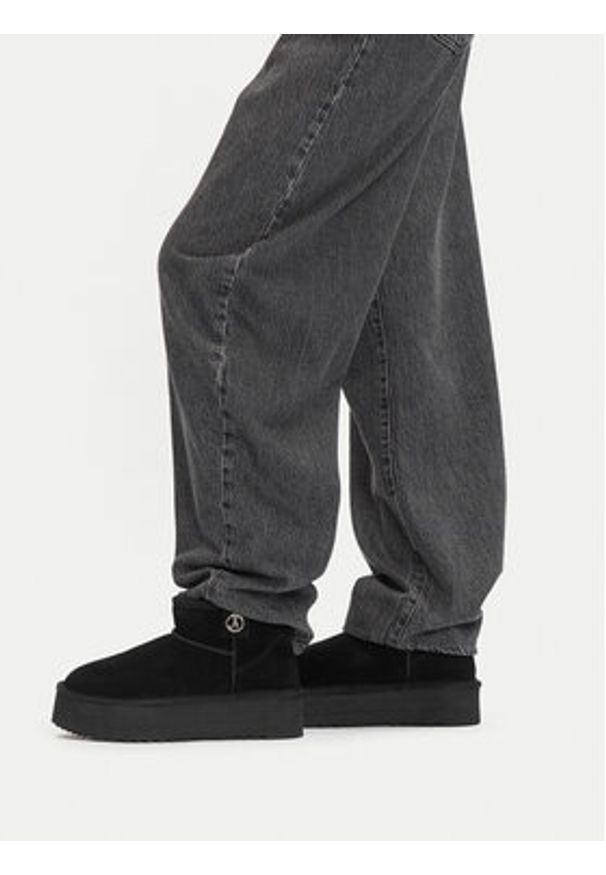 Patrizia Pepe Śniegowce PD793 Czarny. Kolor: czarny. Materiał: skóra, zamsz