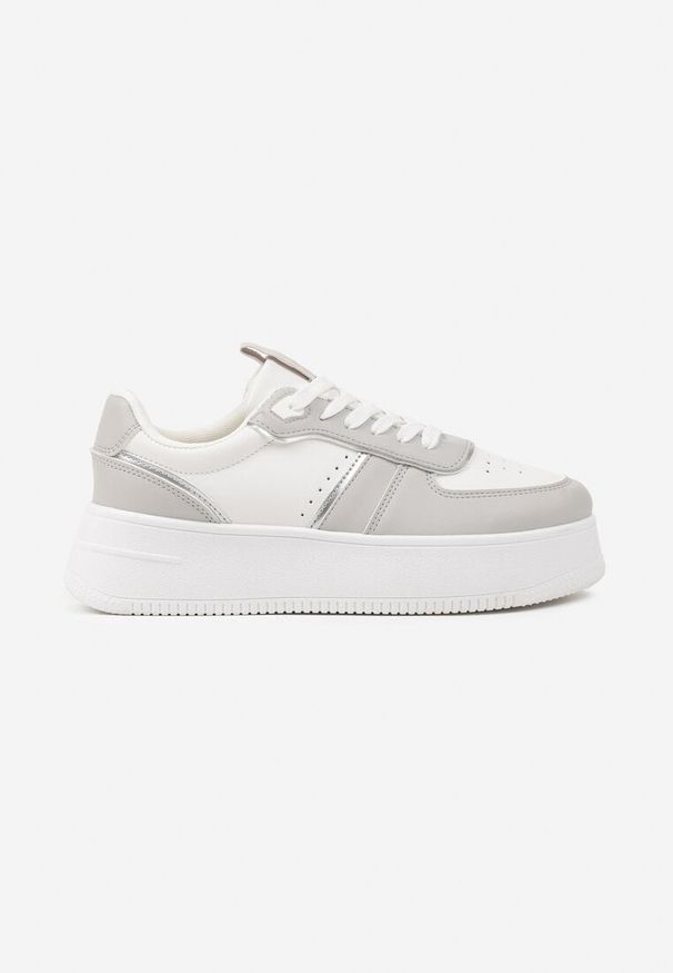 Renee - Biało-Szare Casualowe Sneakersy Vices na Niskiej Platformie Torila. Okazja: na co dzień. Zapięcie: sznurówki. Kolor: biały. Materiał: jeans. Wzór: aplikacja. Obcas: na platformie