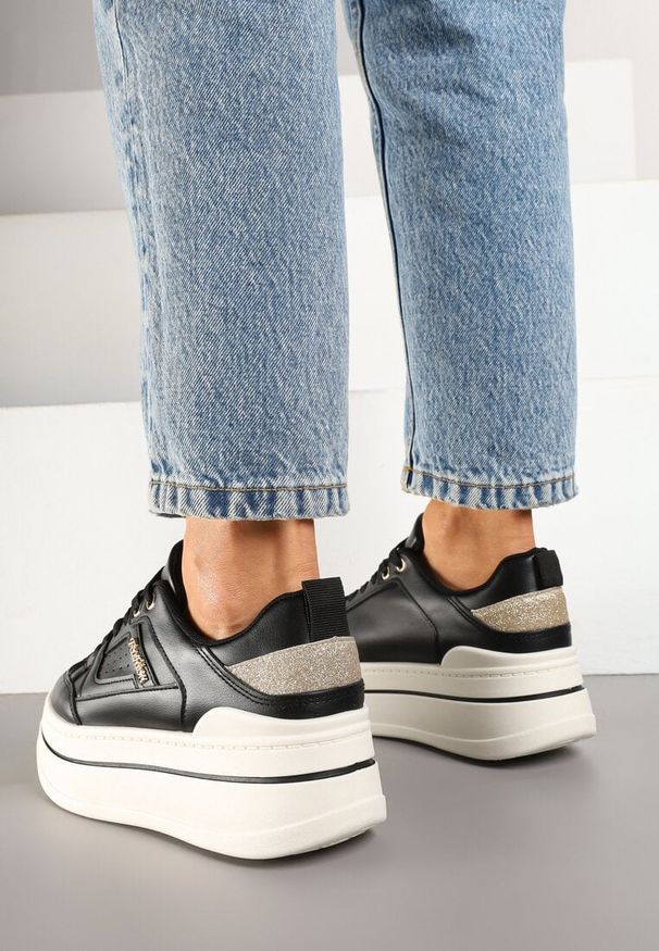 Born2be - Czarne Sneakersy na Grubej Podeszwie Zdobione Brokatem Kariven. Kolor: czarny. Materiał: jeans. Wzór: aplikacja. Obcas: na platformie