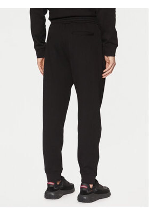 Armani Exchange Spodnie dresowe XM000218 AF10830 UC001 Czarny Regular Fit. Kolor: czarny. Materiał: bawełna
