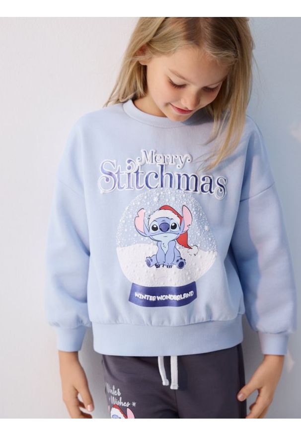 Reserved - Świąteczna bluza Lilo i Stitch - jasnoniebieski. Kolor: niebieski. Materiał: bawełna. Styl: wizytowy