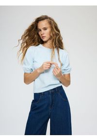 Reserved - Sweter z aplikacjami - jasnoturkusowy. Kolor: turkusowy. Materiał: dzianina, wiskoza. Wzór: aplikacja