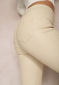 Renee - Jasnobeżowe Spodnie z Ekoskóry o Fasonie Skinny Sonowa. Stan: podwyższony. Kolor: beżowy #3