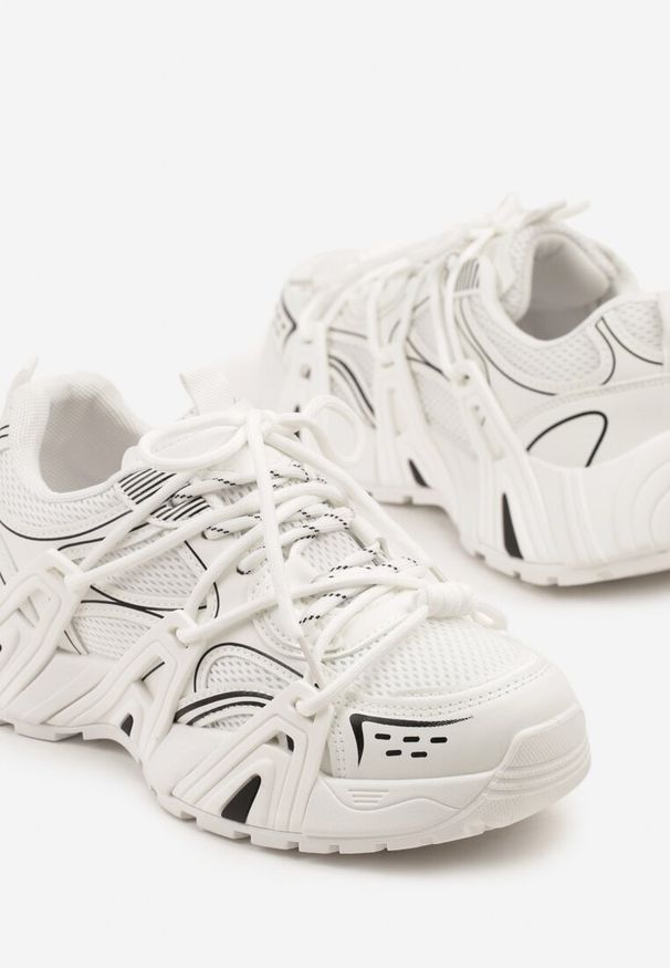 Renee - Białe Sneakersy na Platformie z Designerskim Sznurowaniem Julieve. Okazja: na co dzień. Zapięcie: sznurówki. Kolor: biały. Materiał: jeans. Obcas: na platformie