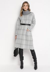 Born2be - Szara Sukienka Dzianinowa z Szerokim Golfem Racba. Okazja: na co dzień. Typ kołnierza: golf. Kolekcja: plus size. Kolor: szary. Materiał: dzianina. Typ sukienki: dla puszystych. Styl: casual, elegancki #3