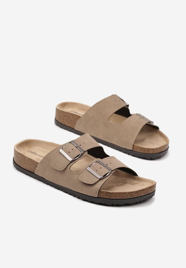 Born2be - Brązowe Klapki na Korkowej Podeszwie z Paskami z Klamrami Koririna. Okazja: na co dzień. Kolor: brązowy. Styl: klasyczny, elegancki, casual