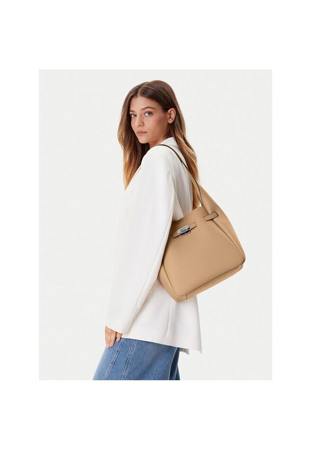 Torebka DKNY. Kolor: brązowy