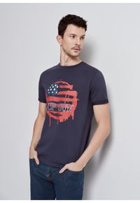 Ochnik - Granatowy T-shirt męski TOP GUN. Kolor: niebieski. Materiał: bawełna
