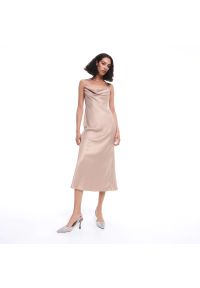 Reserved - Satynowa sukienka - Beżowy. Kolor: beżowy. Materiał: satyna #1