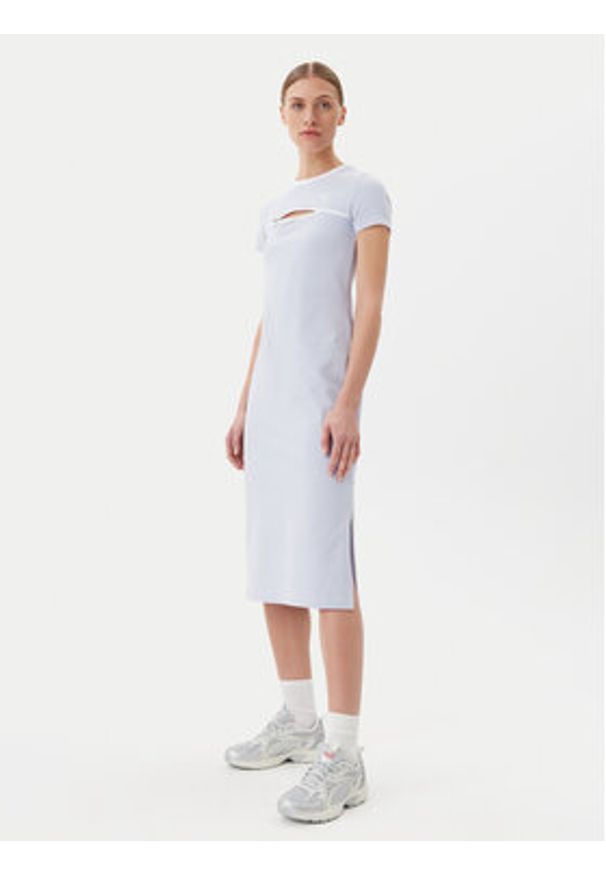 Puma Sukienka codzienna Ess Cut-Out 629769 Błękitny Slim Fit. Okazja: na co dzień. Kolor: niebieski. Materiał: bawełna. Typ sukienki: proste. Styl: casual