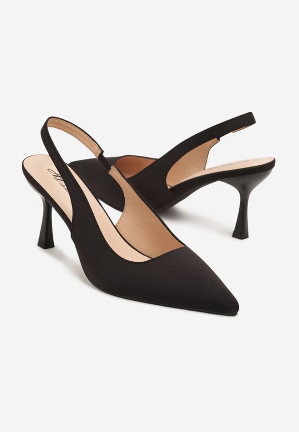 Renee - Czarne Sandały na Szpilce Typu Slingback Melovelle. Okazja: na co dzień. Kolor: czarny. Materiał: jeans. Obcas: na szpilce. Styl: elegancki, casual