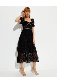 SELF PORTRAIT - Czarna sukienka z koronką. Kolor: czarny. Materiał: koronka. Wzór: koronka. Typ sukienki: rozkloszowane. Długość: midi