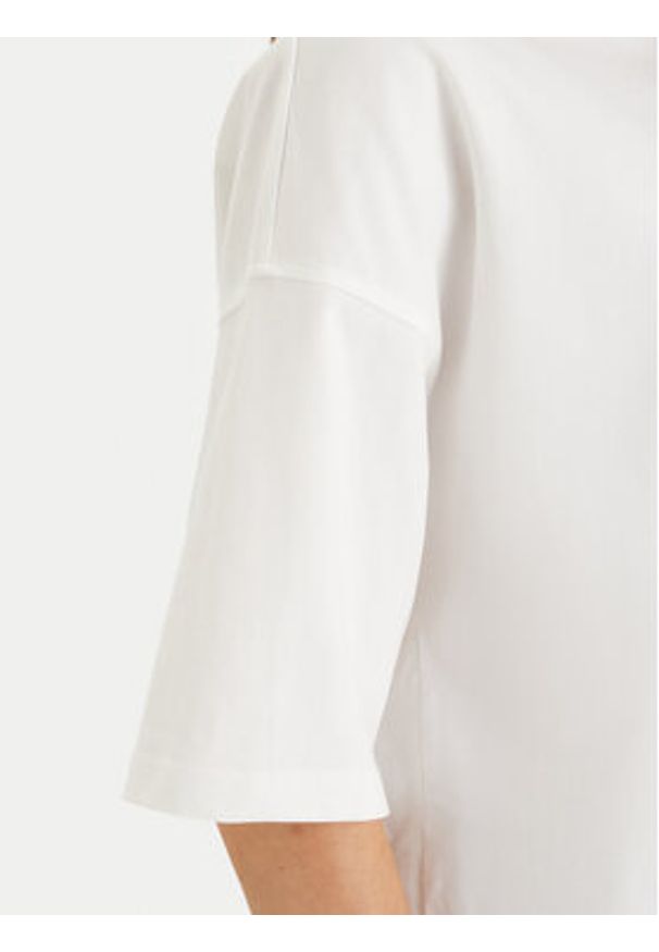 Calvin Klein Jeans T-Shirt LV047D204G Biały Oversize. Kolor: biały. Materiał: bawełna