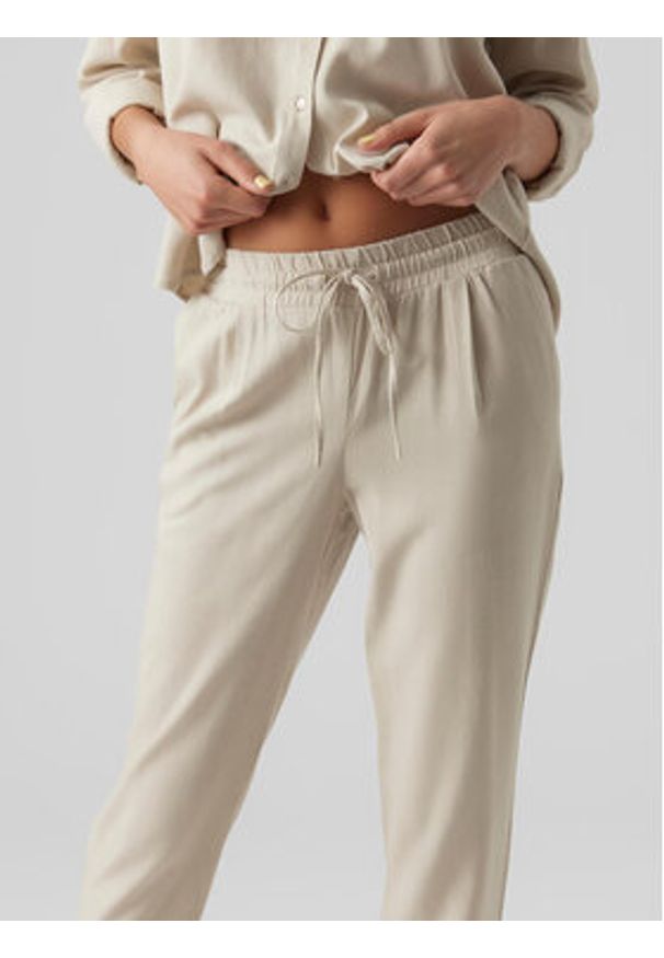 Vero Moda Spodnie materiałowe Jesmilo 10279691 Szary Regular Fit. Kolor: szary. Materiał: len