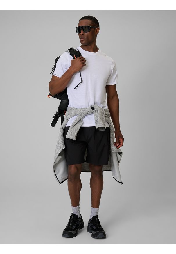 4f - 4F T-shirt regular gładki męski - biały M. Okazja: na co dzień. Kolor: biały. Materiał: dzianina, bawełna. Wzór: gładki. Styl: casual