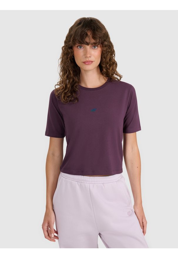4f - 4F Crop-top slim gładki damski - fioletowy XS. Okazja: na co dzień. Kolor: fioletowy. Materiał: jersey, bawełna. Długość rękawa: krótki rękaw. Długość: krótkie. Wzór: gładki. Styl: casual, sportowy