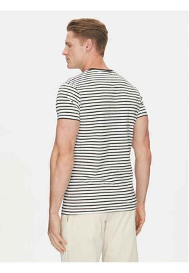 Calvin Klein T-Shirt K10K114177 Czarny Slim Fit. Kolor: czarny. Materiał: bawełna
