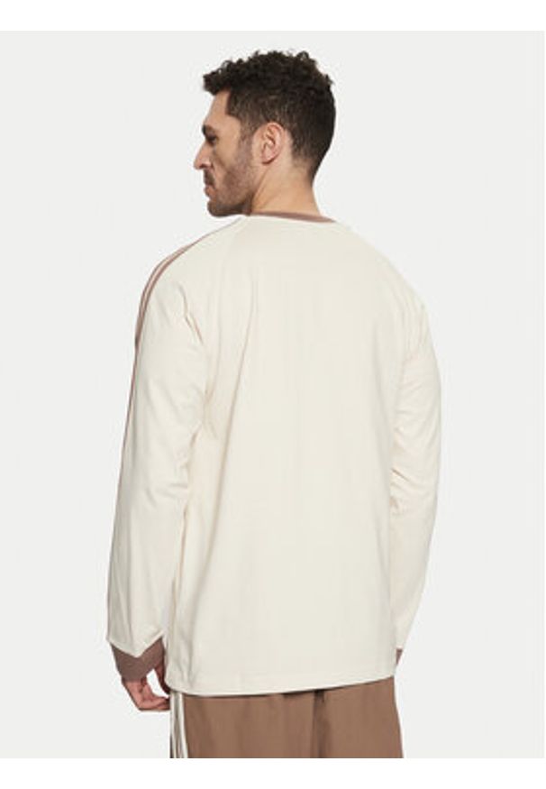 Adidas - adidas Longsleeve adicolor Classics 3-Stripes JN7022 Écru Slim Fit. Materiał: bawełna. Długość rękawa: długi rękaw