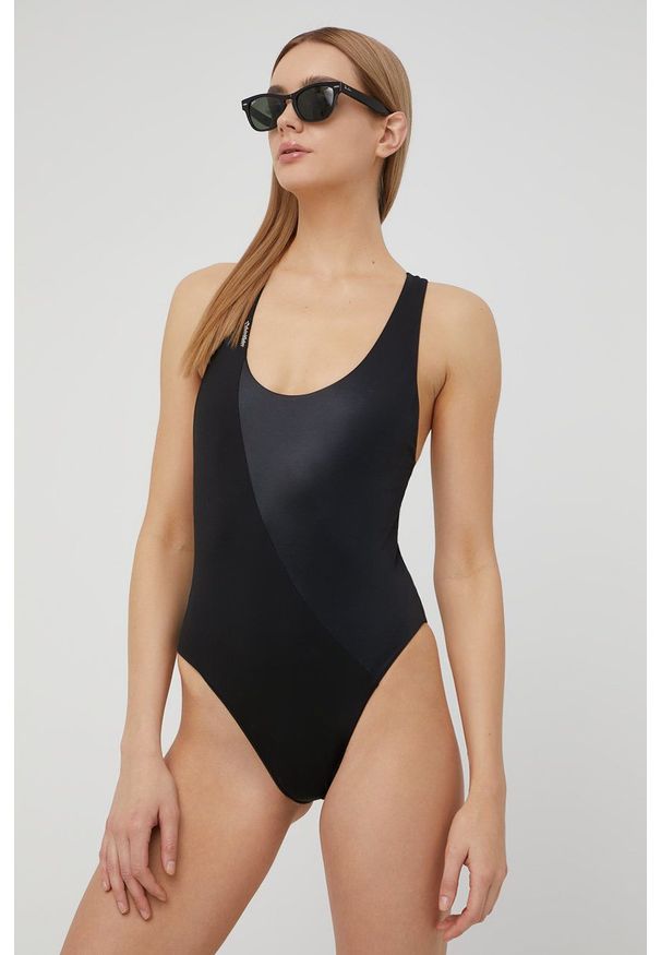 Calvin Klein strój kąpielowy kolor czarny miękka miseczka. Kolor: czarny. Materiał: dzianina, poliamid