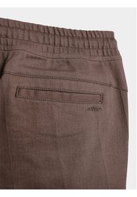 outhorn - Outhorn Spodnie dresowe OTHSS23TTROM190 Brązowy Regular Fit. Kolor: brązowy. Materiał: dresówka, bawełna #4