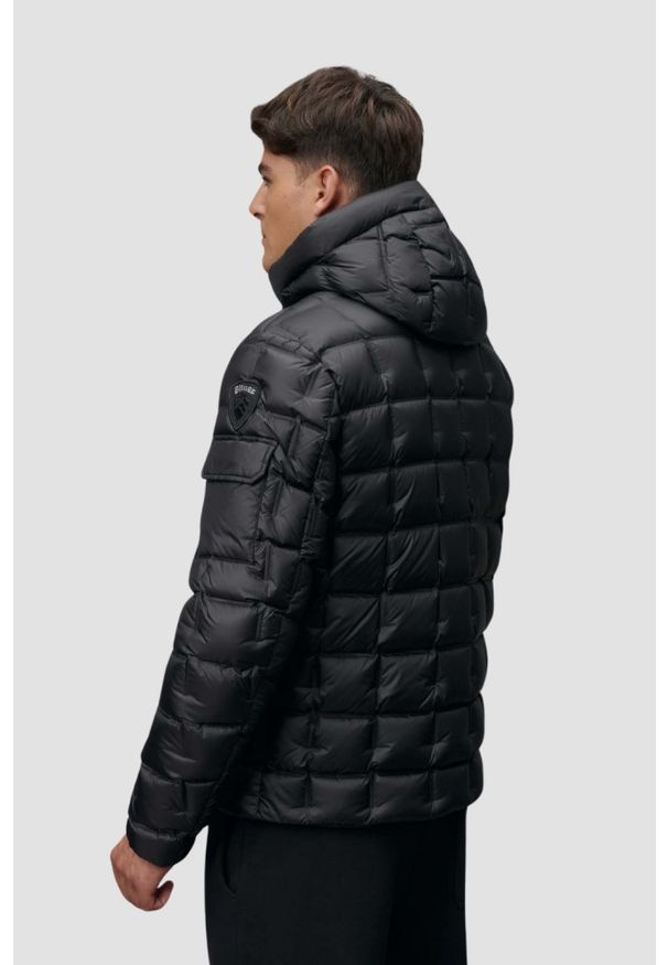 Blauer USA - BLAUER Czarna pikowana męska kurtka Caspar Short Jackets. Kolor: czarny. Materiał: materiał. Styl: klasyczny
