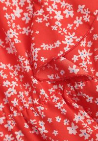 Born2be - Czerwona Sukienka Astepheme. Typ kołnierza: kołnierz z falbankami. Kolor: czerwony. Długość rękawa: bez rękawów. Wzór: ażurowy. Długość: mini #5