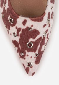 Born2be - Brązowe Czółenka Vices na Szpilce w Krowie Łaty ze Skórzaną Wkładką i Nitami Rilenna. Okazja: na spotkanie biznesowe. Kolor: brązowy. Materiał: skóra. Obcas: na szpilce. Styl: biznesowy, elegancki, klasyczny #7