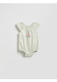 Reserved - Bawełniane body Kubuś Puchatek - jasnozielony. Kolor: zielony. Materiał: bawełna. Wzór: motyw z bajki #1